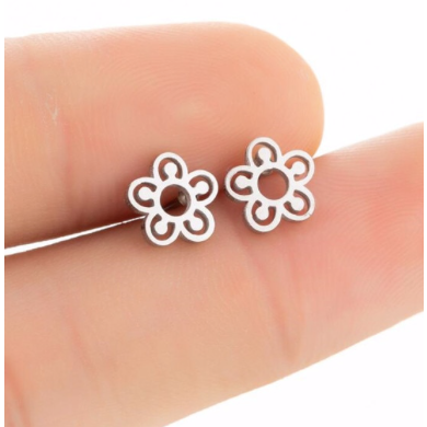 Retro Daisy Studs