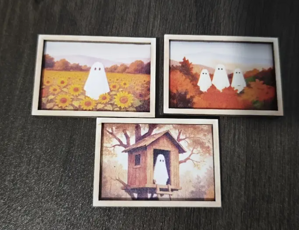 Miniature Ghost Painting Magnet