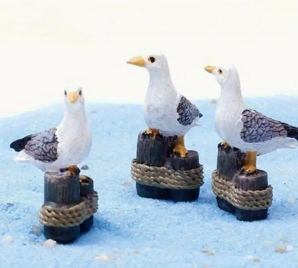 Miniature Gary Seagull Figurines